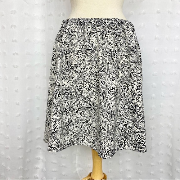 Maurices black & cream floral button front skirt M - Picture 6 of 10